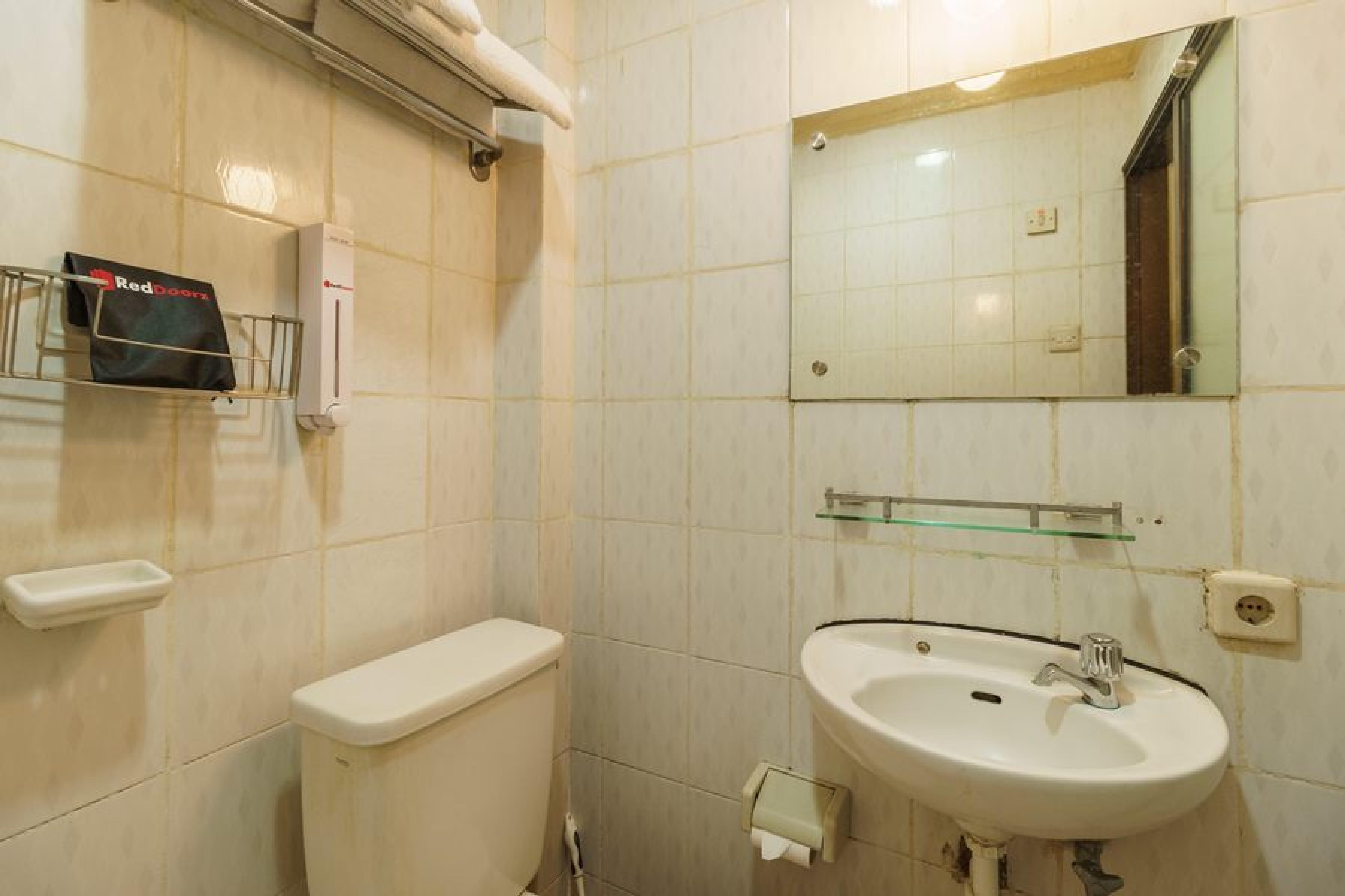 RedDoorz @ Jalan Jaksa Dżakarta Zewnętrze zdjęcie