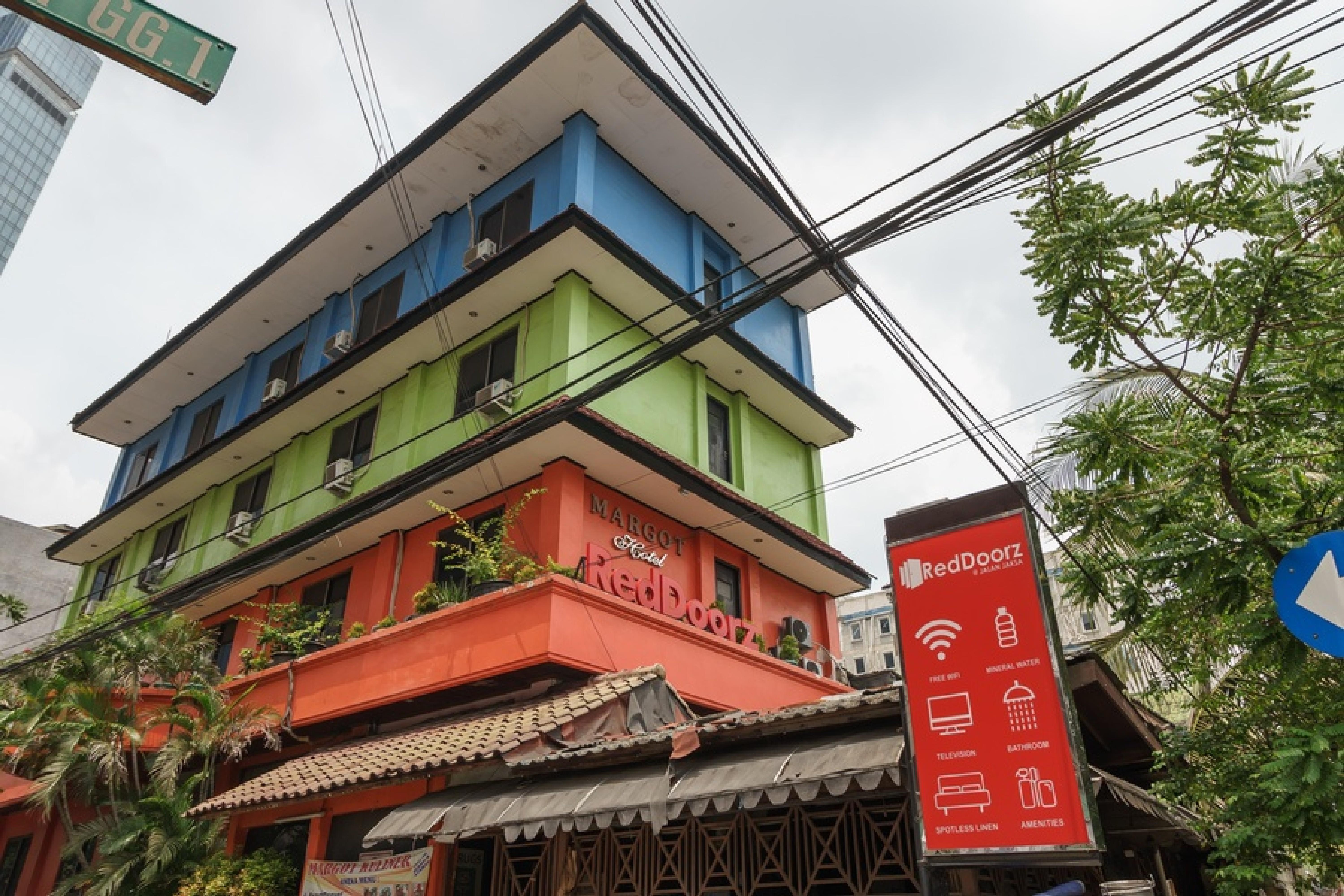 RedDoorz @ Jalan Jaksa Dżakarta Zewnętrze zdjęcie